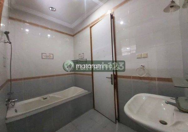 Rumah 2 Lantai Cocok Untuk Kantor Sayap Cipaganti, Bandung 26