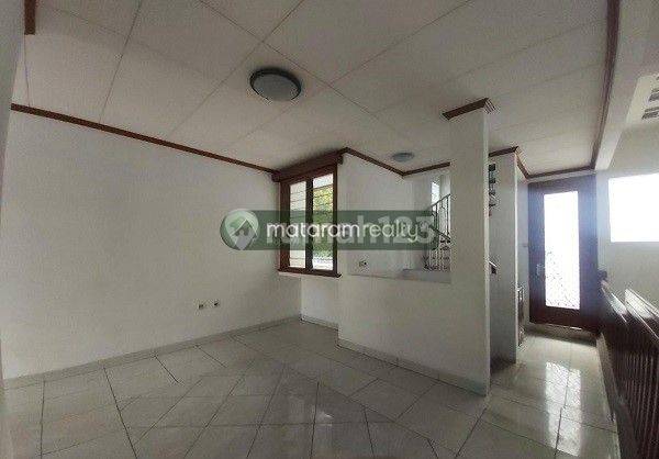 Rumah 2 Lantai Cocok Untuk Kantor Sayap Cipaganti, Bandung 29