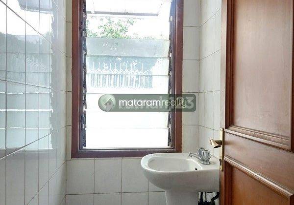 Rumah 2 Lantai Cocok Untuk Kantor Sayap Cipaganti, Bandung 31