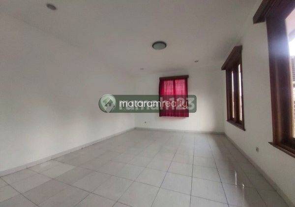 Rumah 2 Lantai Cocok Untuk Kantor Sayap Cipaganti, Bandung 32