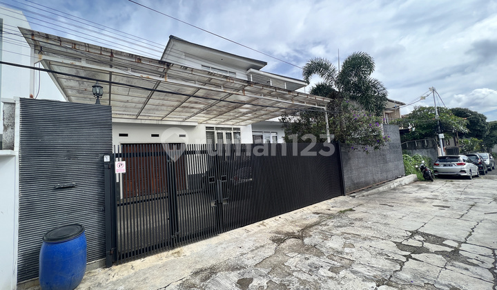 Rumah Sangat Mewah Dan Nyaman di Geger Kalong, Ada Kolam Renang Rumah Sangat Mewah Dan Nyaman di Geger Kalong, Ada Kolam Renang