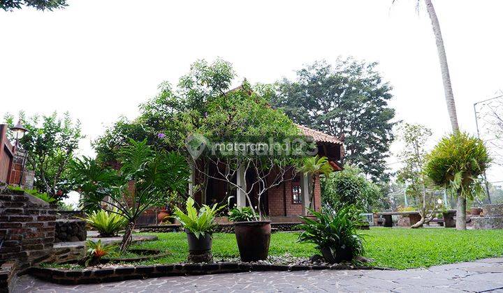 Rumah Etnik Nuansa Bali Cigadung, Dago, Bagus, View Lapangan Golf 2