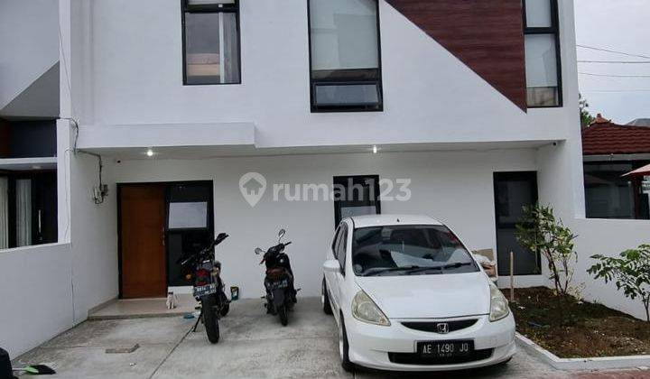 Rumah Baru 3 Lantai, Semi Furnished, Setiabudi Regency, Cluster 1