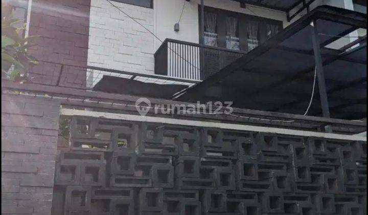 Rumah 2 Lantai, Sangat Bagus, Furnished, Dalam Komplek Cigadung 1