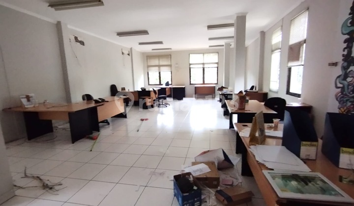 3.5-Story Shop House on Main Road Gatot Subroto, Good for Office/Business 2