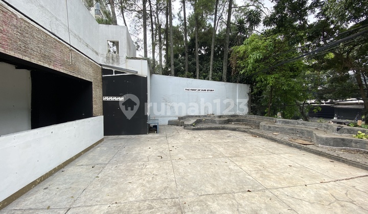 Lahan 300 m2 Lokasi Premium Main Road Setiabudi, Bagus Buat Usaha