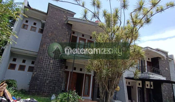 Rumah 2 Lantai Semi Furnished, Siap Huni, Dalam Komplek, Cigadung 1