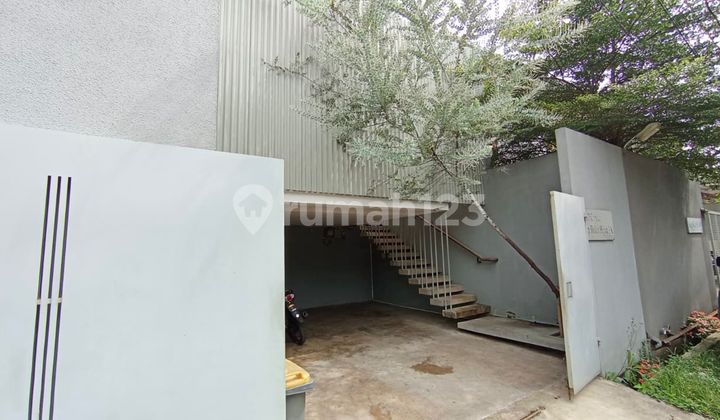 Rumah Industrial Full Furnished Sangat Bagus, Geger Kalong Permai