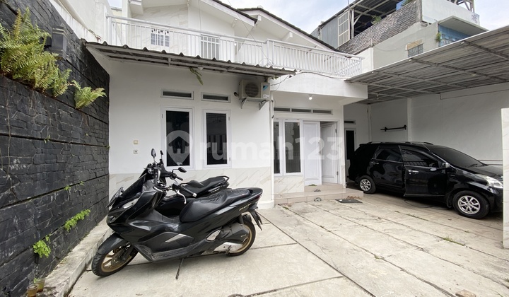 Rumah 2 Lantai Bisa Untuk Kantor di Cigadung, Sayap Dago