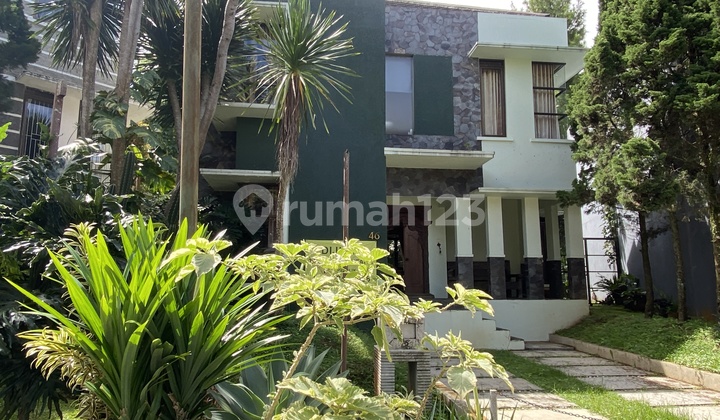 Rumah 2 Lantai Sangat Nyaman, Bagus Untuk Villa, Furnished, Dago 