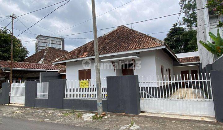 Rumah 1 Lantai Sangat Bagus Untuk Kantor/ Usaha, Sayap Jalan Riau 1