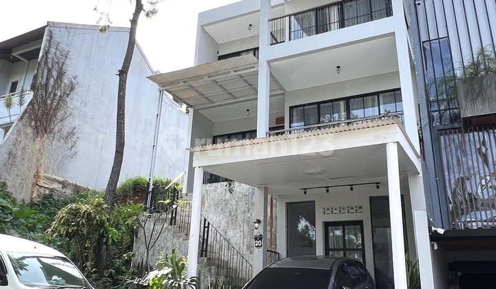 Rumah Mewah dengan Private Swimming Pool Komplek Elit Dago Resort 2