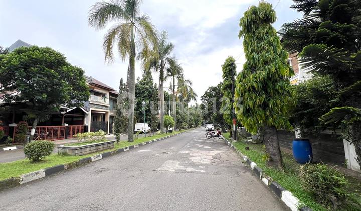 Rumah Mewah 2 Lantai Bergaya Mediterania Siap Huni di Antapani 2