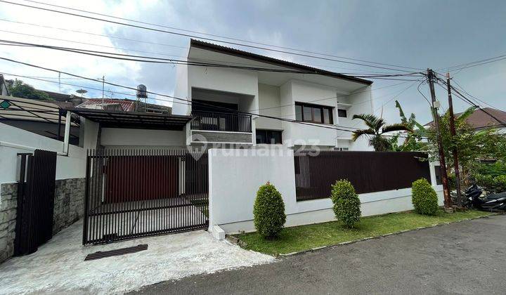 Rumah Lux 2 Lantai, Semi Furnished, Dekat Main Road Setiabudi