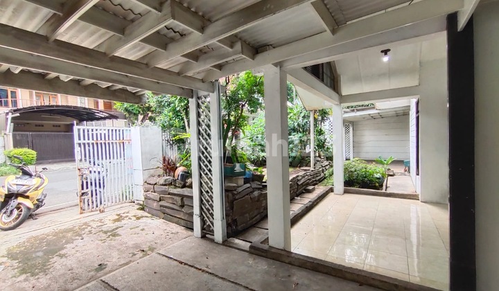 Rumah 1 Lantai Bagus Untuk Kantor di Jalan Karawitan, Turangga 2