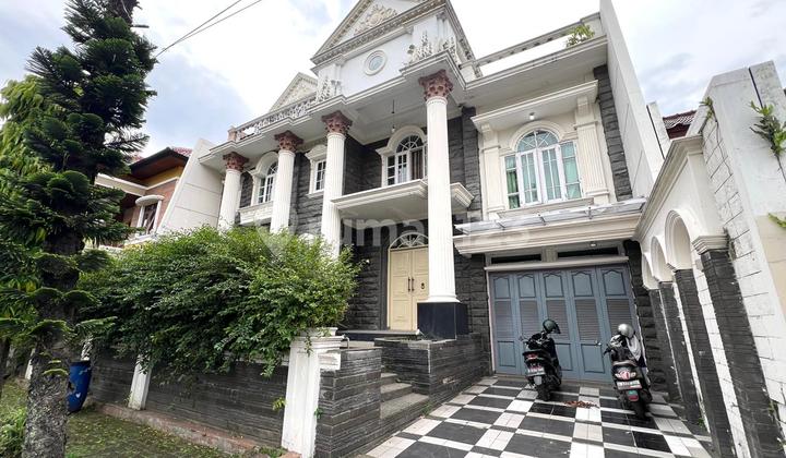 Rumah Mewah 2 Lantai Bergaya Mediterania Siap Huni di Antapani