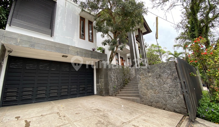 Rumah Mewah 2 Lantai, Full Furnished, Komplek Geger Kalong Permai Rumah Mewah 2 Lantai, Full Furnished, Komplek Geger Kalong Permai