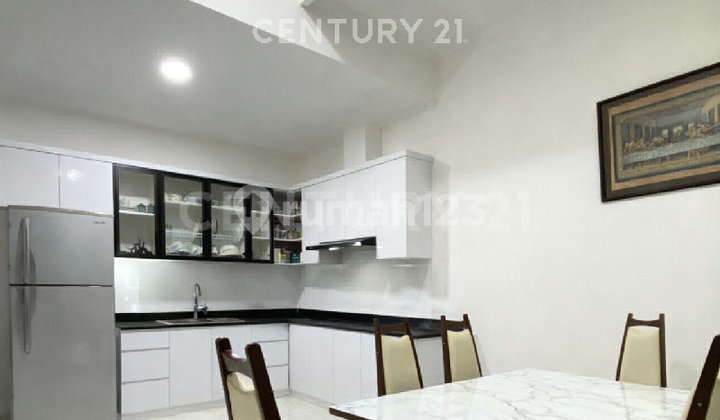 Dijual Cepat Rumah Nyaman Asri Hook Bebas Banjir di Kelapa Gading