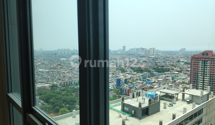 Apartemen Holland Village 2 Kamar Tidur Baru Furnished 2