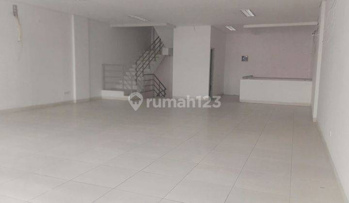 Ruko Sewa Graha Boulevard Kelapa Gading di Jl Boulevard Raya Kelapa Gading 
Jakarta Utara. Bagus 4 Lt 2