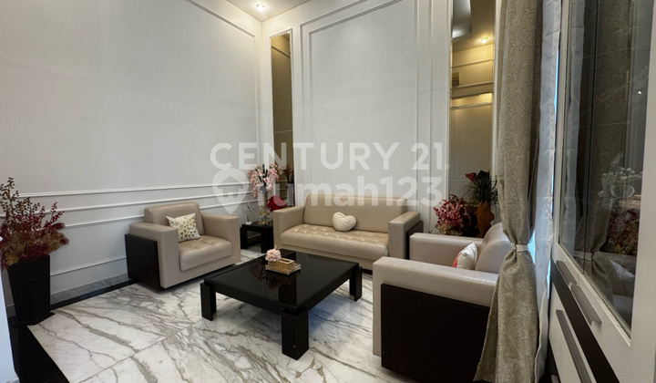 Rumah Mewah 3 Lantai di Villa Artha Gading, Kelapa Gading Jakut