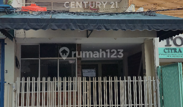 Strategic 2-Storey Commercial House in Sumagung Kelapa Gading Permai