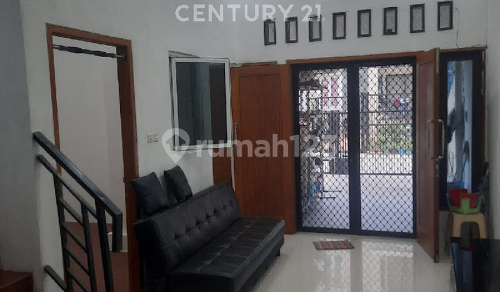 Nice Furnished Hybrid House Strategically Located in Kelapa Gading Permai 2