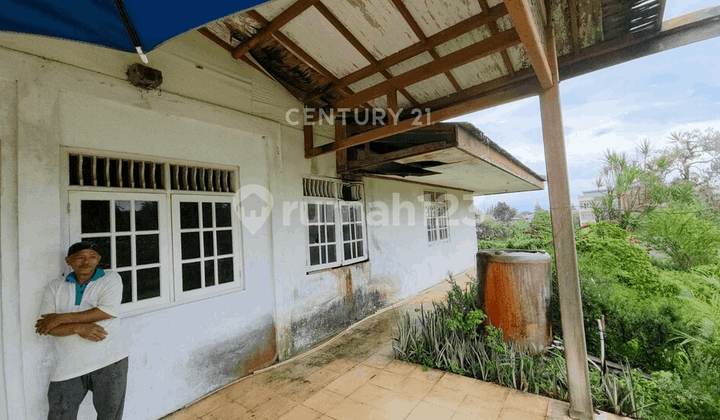 Villa in Cisarua Bogor Land Area 4650 M2 Very Large Lot