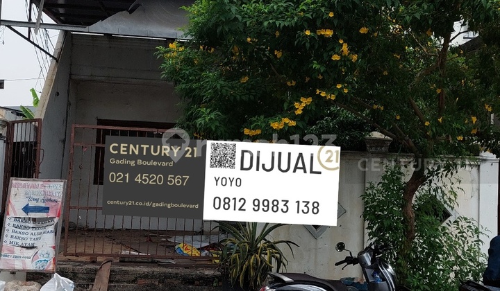 Cheap Old Strategic House in Kelapa Sawit Raya, Kelapa Gading