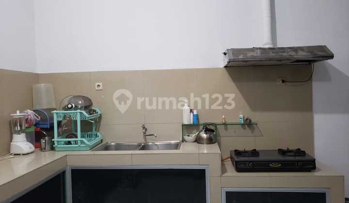 Cheap Sale Price Drop 4-Storey Strategic Shop House in Pademangan Near Market 2