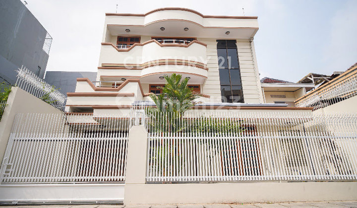 Rumah 3 Lantai Bagus Siap Huni Di Krukut Jakarta Barat Rumah 3 Lantai Bagus Siap Huni Di Krukut Jakarta Barat