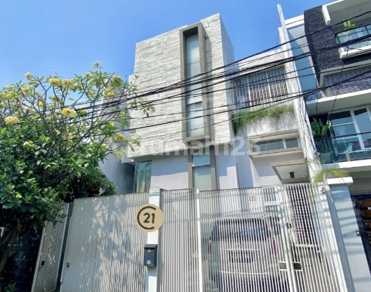 Beautiful Serene House in Kelapa Gading Summarecon Ready to Occupied Flood-Free