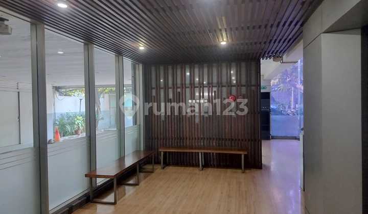 Gedung Bagus 4 Lantai  Di Menteng Jakarta Selatan 