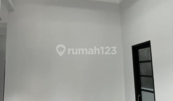 Dijual Rumah Baru Gaya Eropa Modern 3 Kamar di Rapak Indah 2