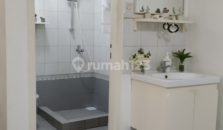 Puri Indah House Block F Jln Kembang Agung 1 SHM 2