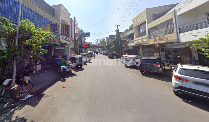 Dijual Ruko 2,5 Lantai Wahid Hasyim Semarang Area Komersial 1