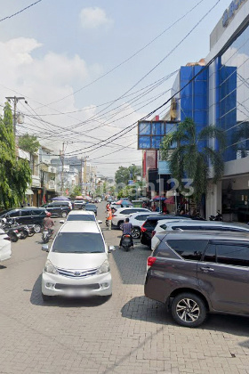 Dijual Ruko 2,5 Lantai Wahid Hasyim Semarang Area Komersial 2