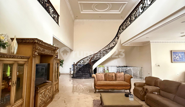 Beautiful Dharmahusada Permai House Furnished Strategically Near Galaxy Mall 2