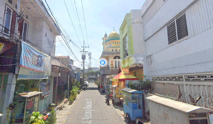 EN: For Sale: 3-Story Shop House in Kedung Rukem, Great for Commercial Use. 2