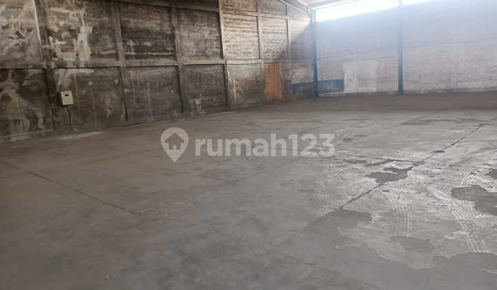 For Rent Warehouse Daan Mogot Batuceper Tangerang Land area/building size 960 Container 40 Feet access