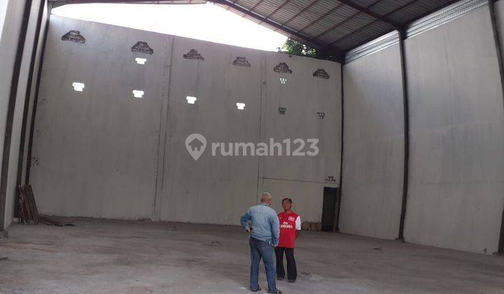 Disewakan gudang di jurumudi baru daan mogot tangerang lt 1200, lb 1000, akses container 40 feet 2