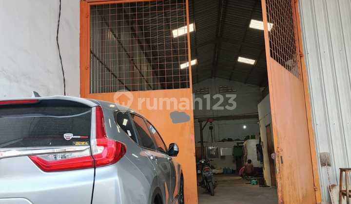 For Rent: 200-square-meter Warehouse in Kebon Kamal, West Jakarta For Rent: 200-square-meter Warehouse in Kebon Kamal, West Jakarta