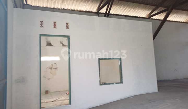 For Rent: Warehouse in Kapuk Kamal Raya, North Jakarta, Land Area/Building Area 220, 20 Feet Container Access, Suitable for Industry