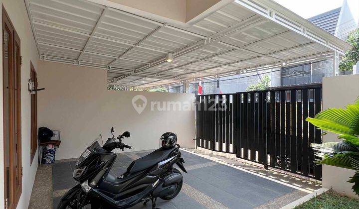 Rumah Minimalis Modern 2 Lantai di Jakarta Selatan, Free Ac, Kanopi, Kitchen Set 2