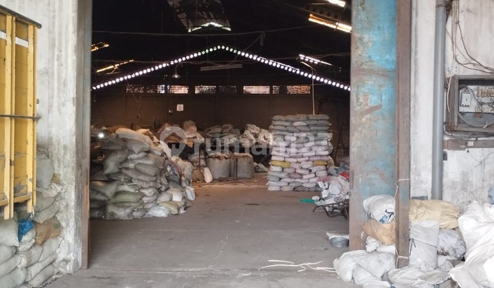 Dijual Cepat Pabrik+Rumah Plastik LT 1900M di Daerah Taman Sepanjang