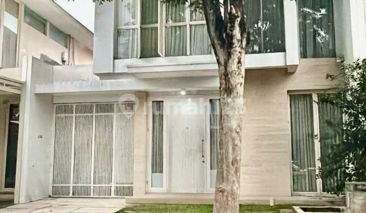 For Sale/Rent House The Mansion Pakuwon Indah 3 Bedrooms Semi-Furnished Near Toll Road