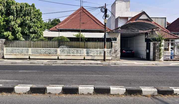 JUAL RUMAH DAERAH STRATEGIS PUSAT KOTA DAN BISA NEGO