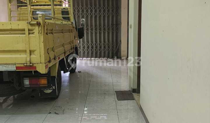 Dijual Rumah 2 Lantai Tengah Kota Surabaya Dijual Rumah 2 Lantai Tengah Kota Surabaya