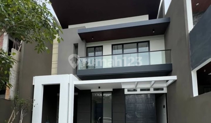 New Citraland Main West Surabaya House