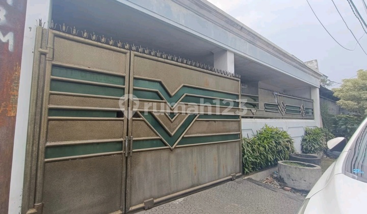 Jalan Patmosusastro Nomor 25